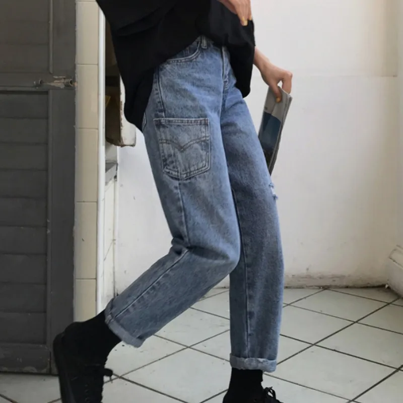 Женские потертые джинсы бойфренда на весну и осень с боковыми карманами высокой