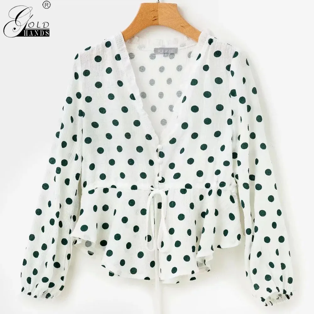 Женская блузка в горошек белая с длинным рукавом и треугольным вырезом на лето |