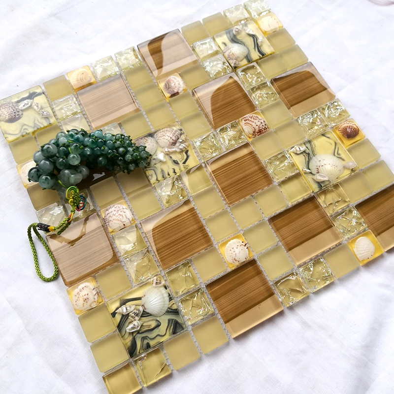 Бежевого и желтого цвета смолы оболочки с украшением в виде кристаллов Стекло