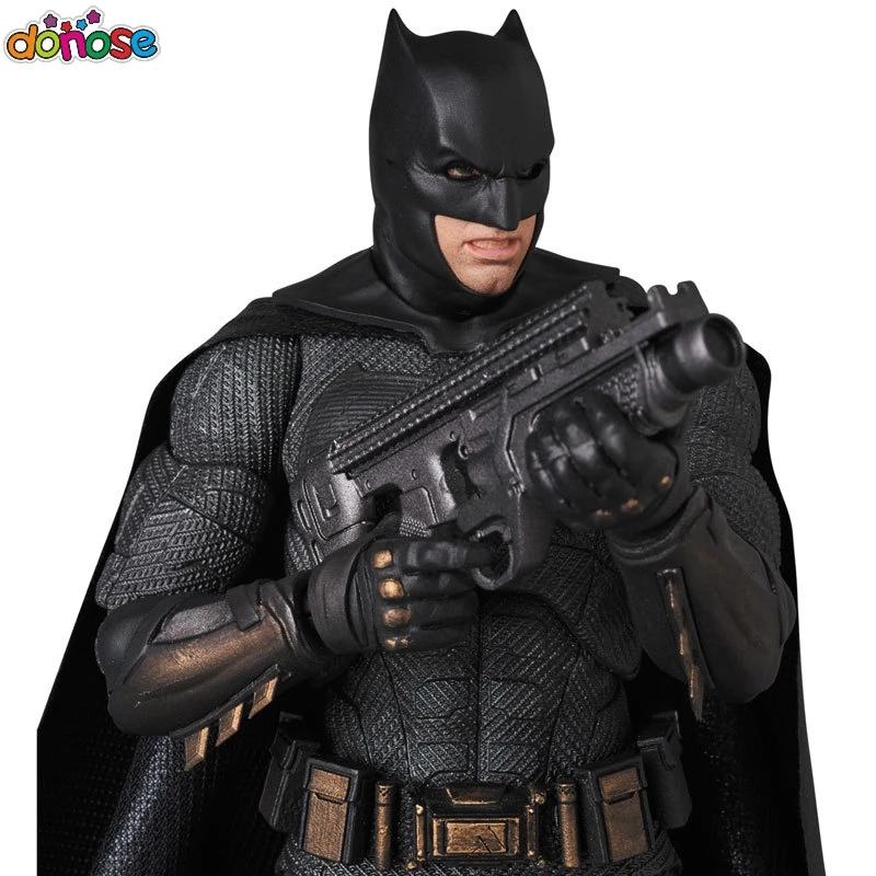 Фильмы Темный рыцарь Бэтмен Фигурка подвижная с аксессуарами MAFEX 056 Лига Справедливости фигурка модель детская игрушка