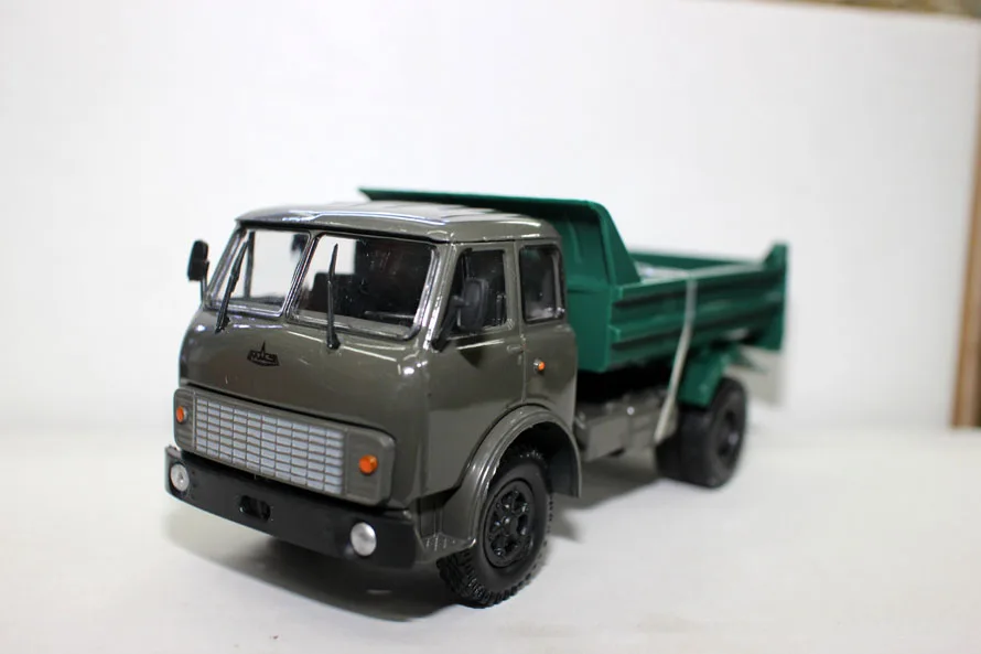 Оригинальная Русская модель, Винтажный Грузовик из 1:43 сплава, MAZ, Рождественский транспортный грузовик, игрушечный грузовик, Классическая коллекция