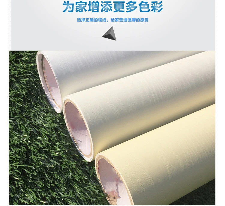 С толстой белой деревянной наклейкой шкаф двери шкафы отремонтированы старая