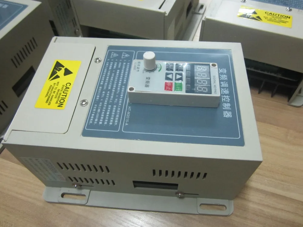 Инвертор HT2000A б/у HT 220 в 750 кВт для контроллера скорости 550 Вт|220v|ht |