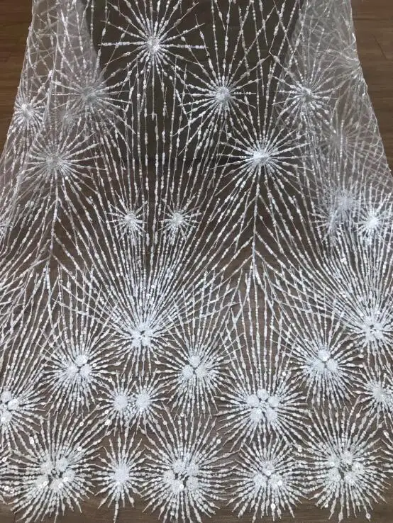 

Роскошный телефон с вышивкой