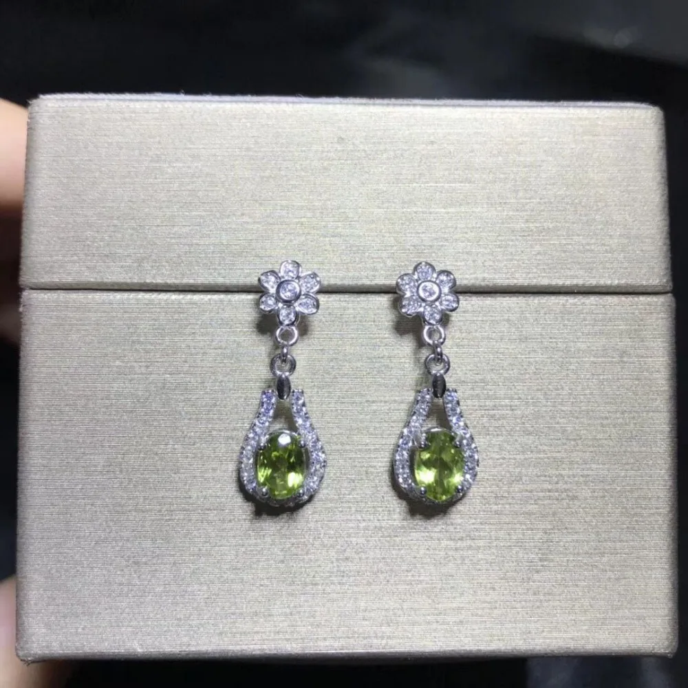 

925 silver inlaid with natural olivine ear nails Fashion Birthday Gift