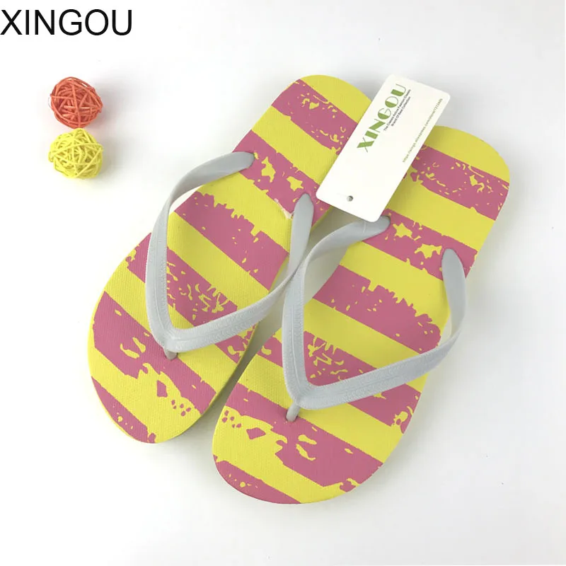 Новый светильник летние сандали для женщин из ПВХ в строгом стиле шлепанцы