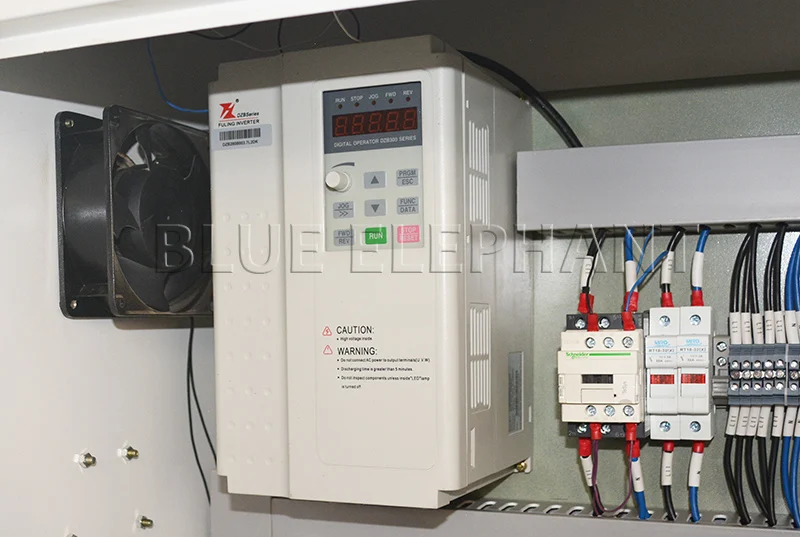 Фрезерный станок с ЧПУ для сверления и фрезерования древесины Blue Elephant 1325