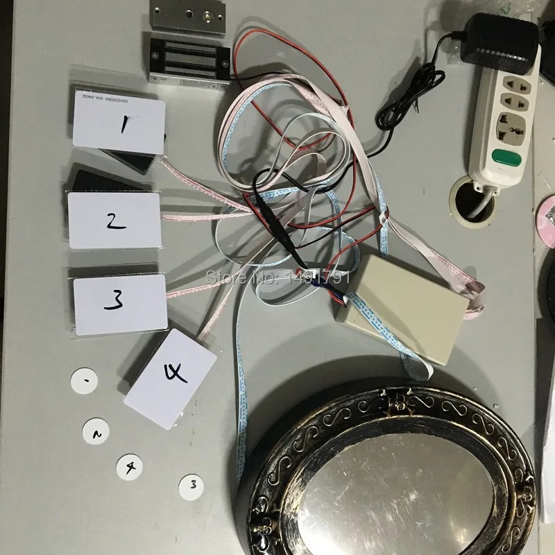 Такагизм игра волшебное зеркало и четыре карты IC открывающийся замок реквизит в