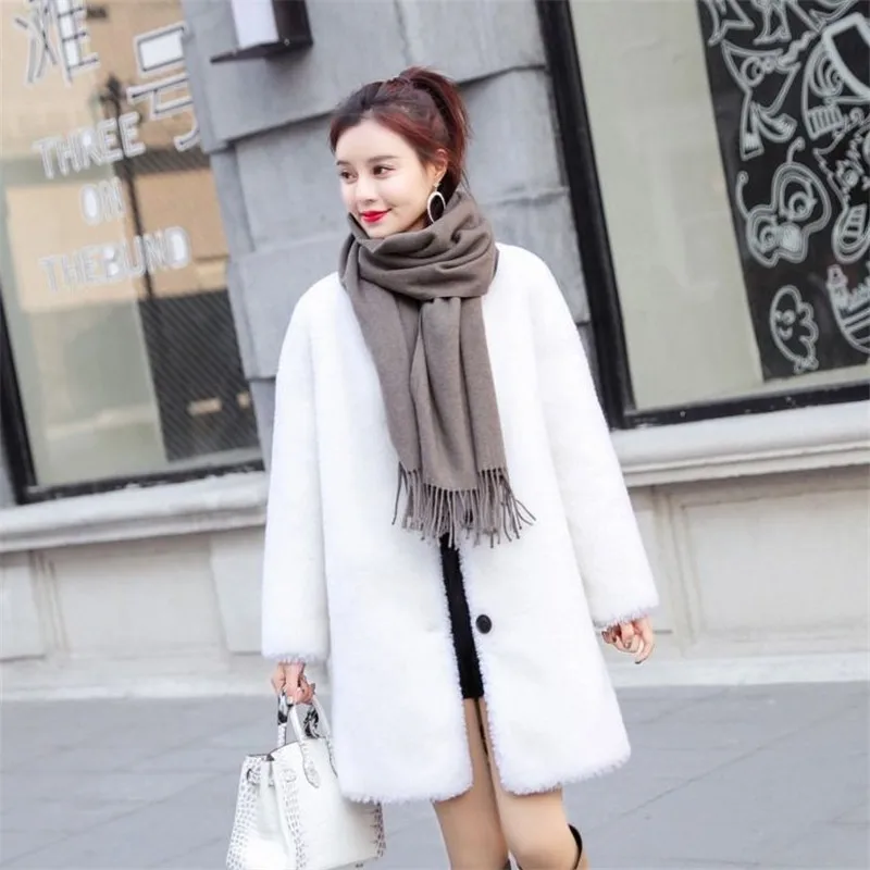 Youth clothing for women Faux fur coat womens Plush famale jacket elegant Imitation lambswool warm fur coats Autumn-Winter 4589