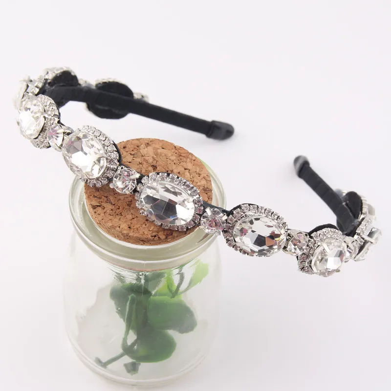 Повязка на голову в стиле барокко металлическая тиара с черными/белыми