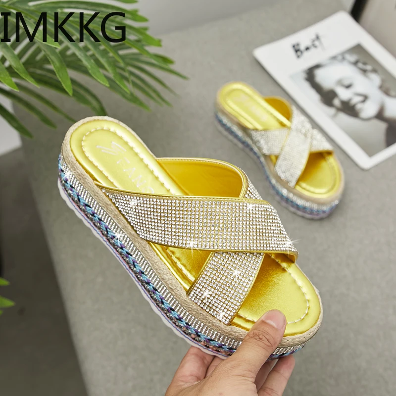 Популярные летние женские шлепанцы со стразами на каблуке Уличные модные