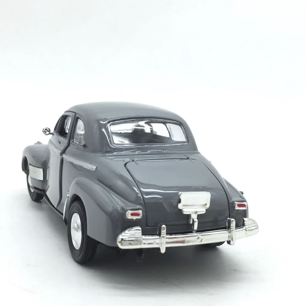 Классическая модель в масштабе 1:32 винтажный автомобиль из сплава для Chevrolet длина