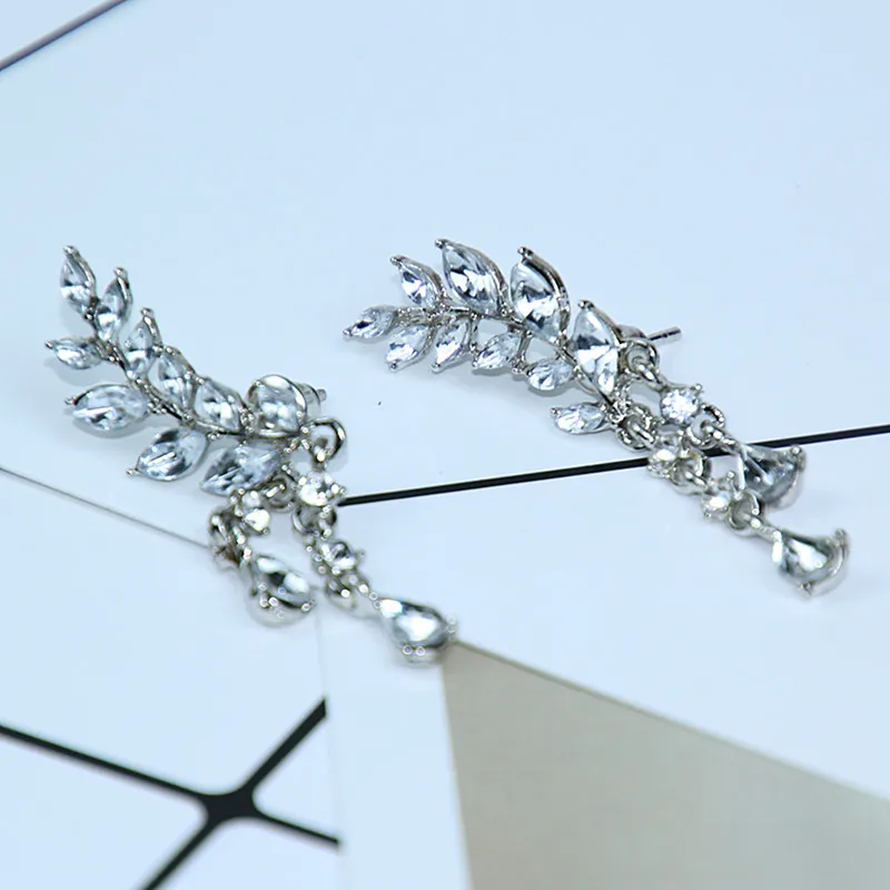 Женские серьги-капельки с кристаллами Серебристые/Золотые листом e0106 | Украшения