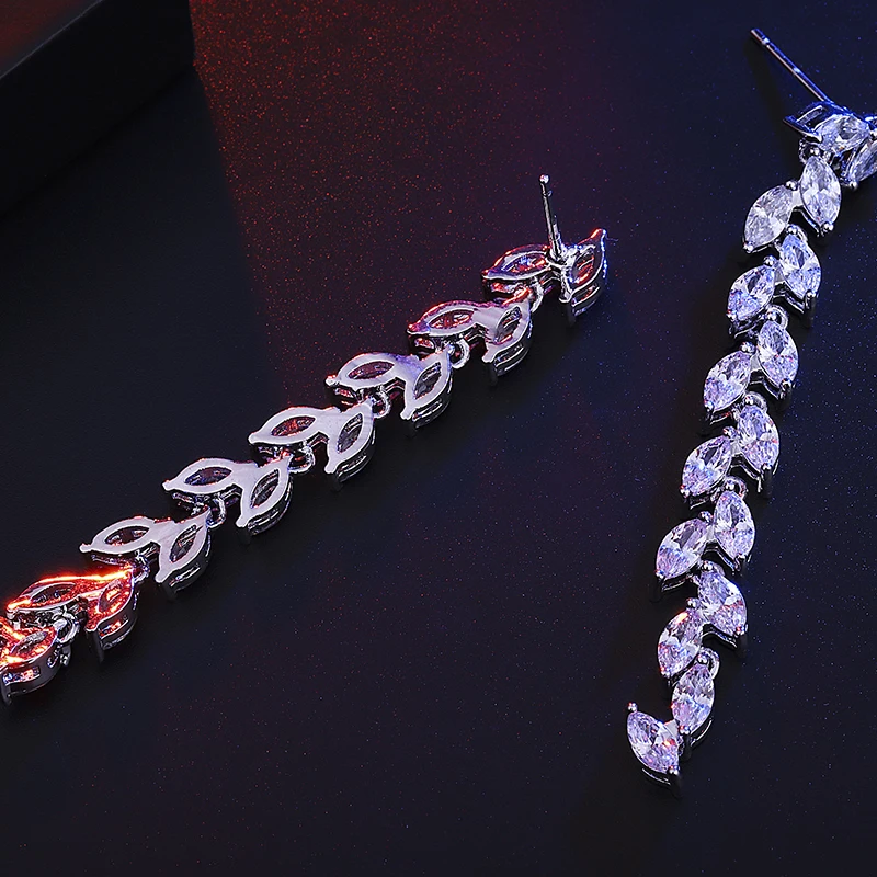 Женские длинные висячие серьги GAOLA классические белого и золотого цвета с