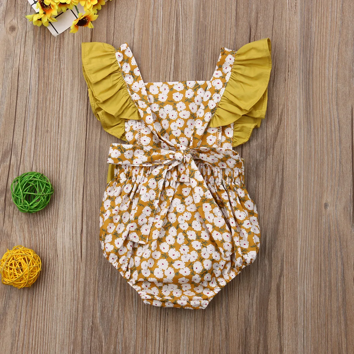 Милый Цветочный комбинезон без рукавов с оборками для новорожденных девочек