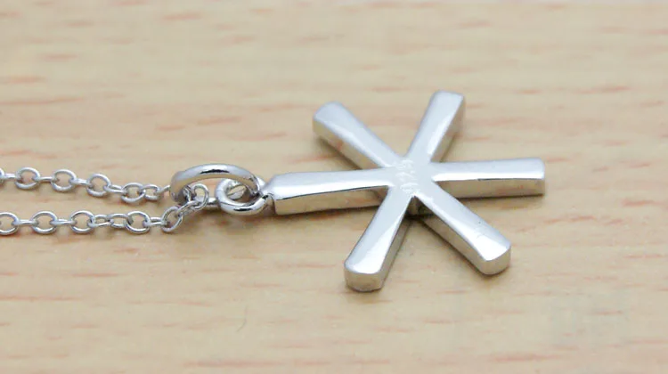 Рождественские подарки. Модный простой кулон в виде снежинки ювелирное изделие