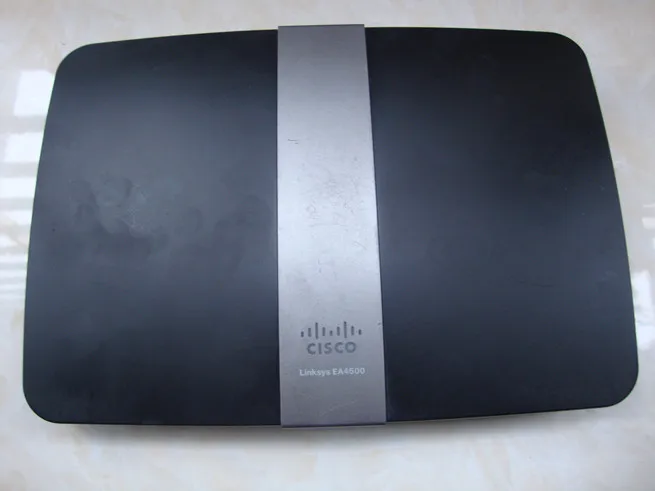 Cisco Linksys EA4500 N900 Wi-Fi Беспроводной двухдиапазонный гигабитный маршрутизатор с USB портом используется