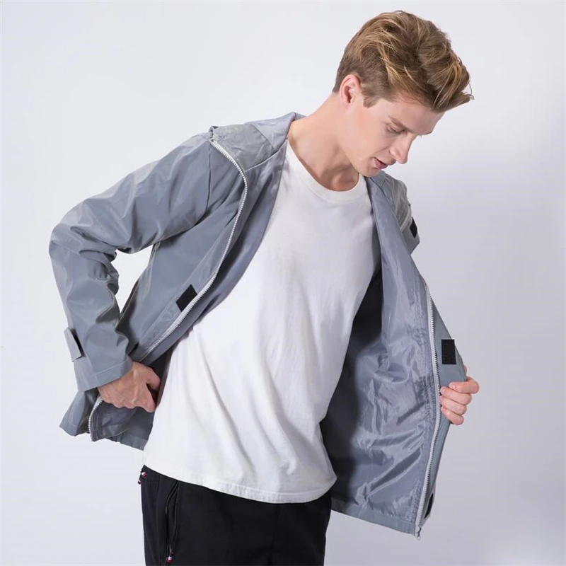 Ветровка мужская с капюшоном двубортная Водонепроницаемая Светоотражающая
