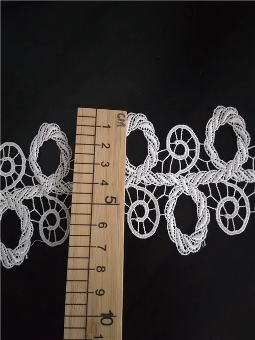 1 ярд грязно-белый кружевной отделкой маленькие цветы Кружева Швейные аксессуары