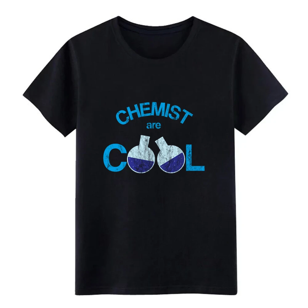 Мужская футболка Chemist are cool Chemistry gift с принтом вырезом лодочкой и надписью