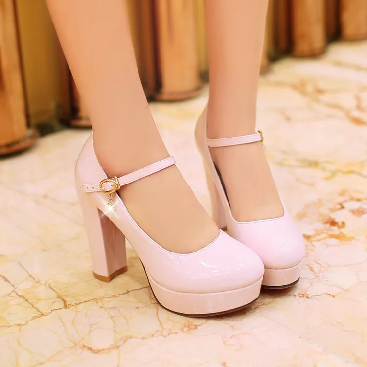 Женские туфли из лакированной кожи на платформе | Обувь