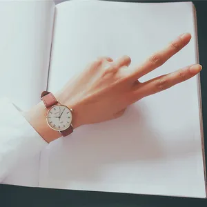 Простые винтажные коричневые кожаные Ретро-часы, женские модные повседневные женские кварцевые часы Ulzzang, популярные брендовые часы, женские часы