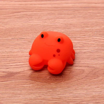C Морские маленькие животные, сжимающие детские игрушки для воды, брызги воды, силиконовая кукла, детские игрушки для ванной, подарок для студента - Цвет: C