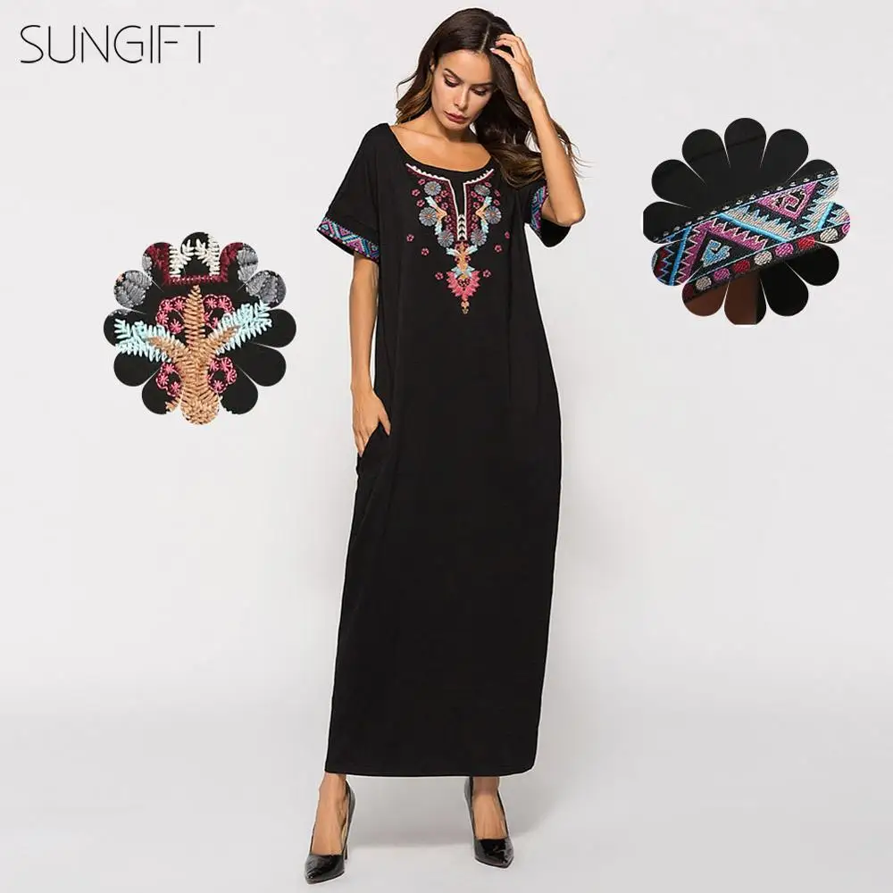 Женское платье макси SUNGIFT черное в стиле Дашики с цветочным принтом и вырезом