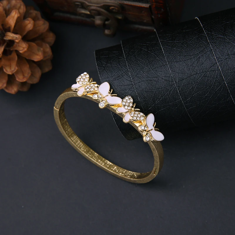 Браслет Бабочка манжета белая эмаль очаровательный дизайн насекомое сплав