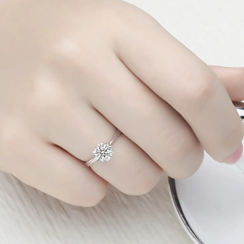 Женское Обручальное Кольцо Charles Colvard из натурального белого золота 18 К 0 3ct VS D color