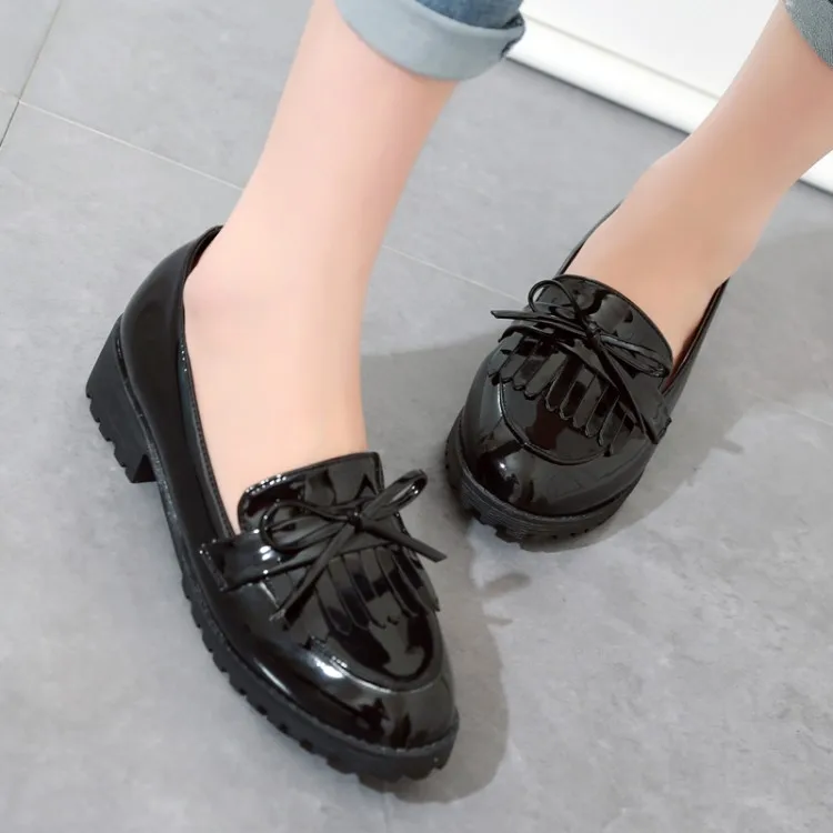 Женские туфли лодочки на высоком каблуке с бахромой квадратном круглым носком