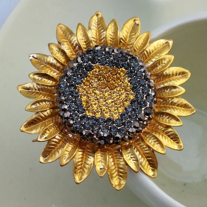 Новинка Брошь Стразы в виде подсолнуха с кристаллами женские аксессуары для