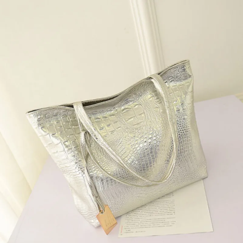 Брендовые модные повседневные женские сумки на плечо серебристые золотистые