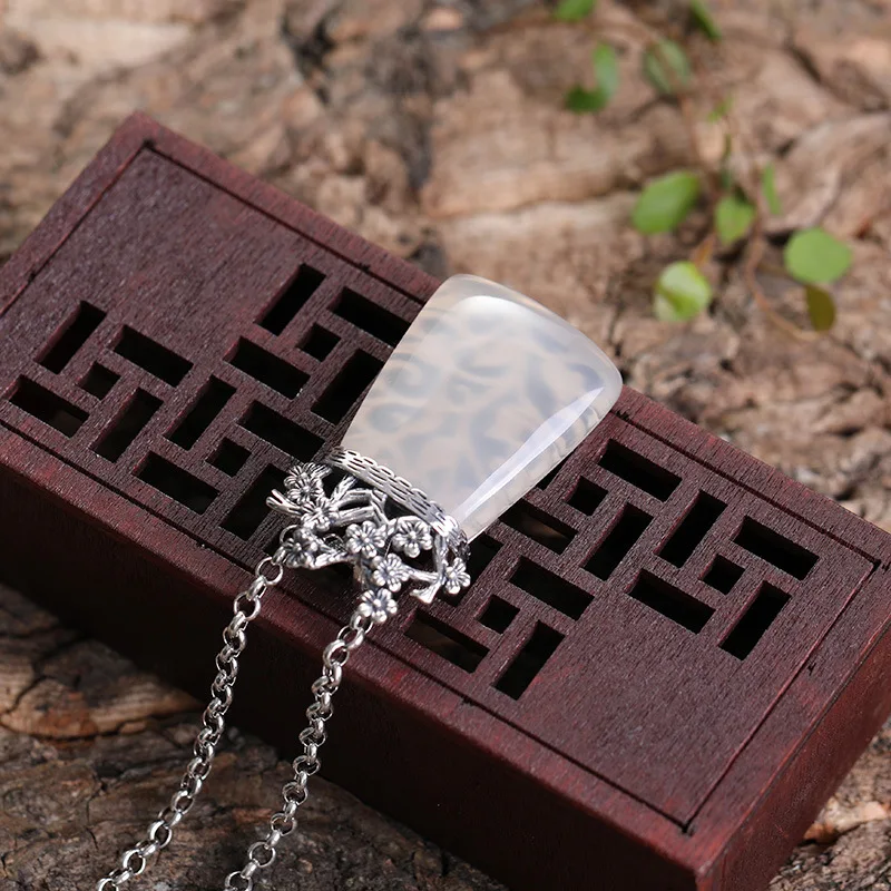 Цепочка с подвеской-халцедоном серебристая восстановленная | Украшения и