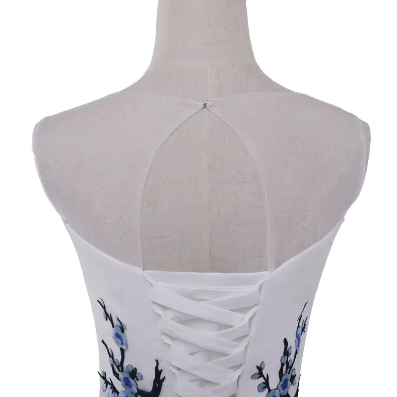 Женское короткое платье с аппликацией элегантное простое круглым вырезом для