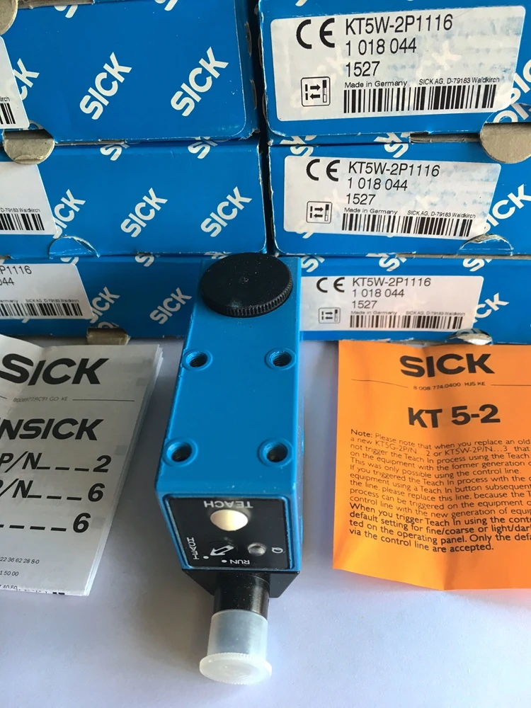 

Новый оригинальный немецкий датчик цвета SICK KT5W-2P1116 номер товара 1018044