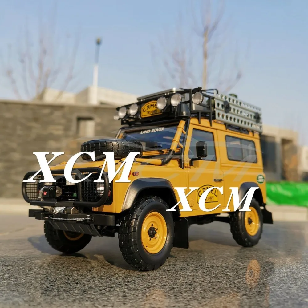 Литая модель автомобиля для почти реального Land Rover Defender 90 Edition 1:18 + маленький