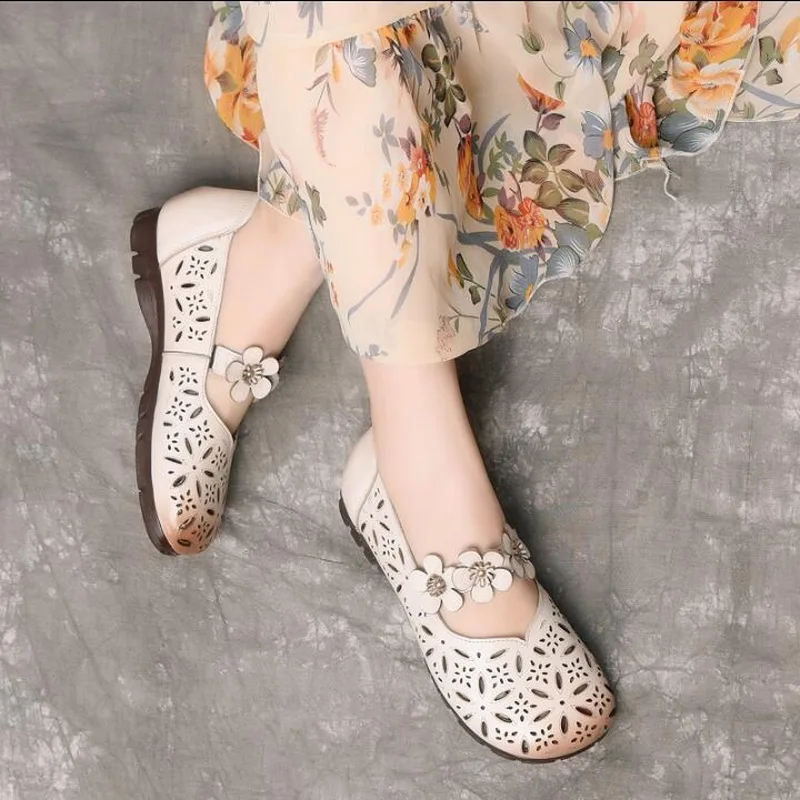 2021 Новинка Закрытые женские босоножки с цветочным рисунком Летние сандалии на