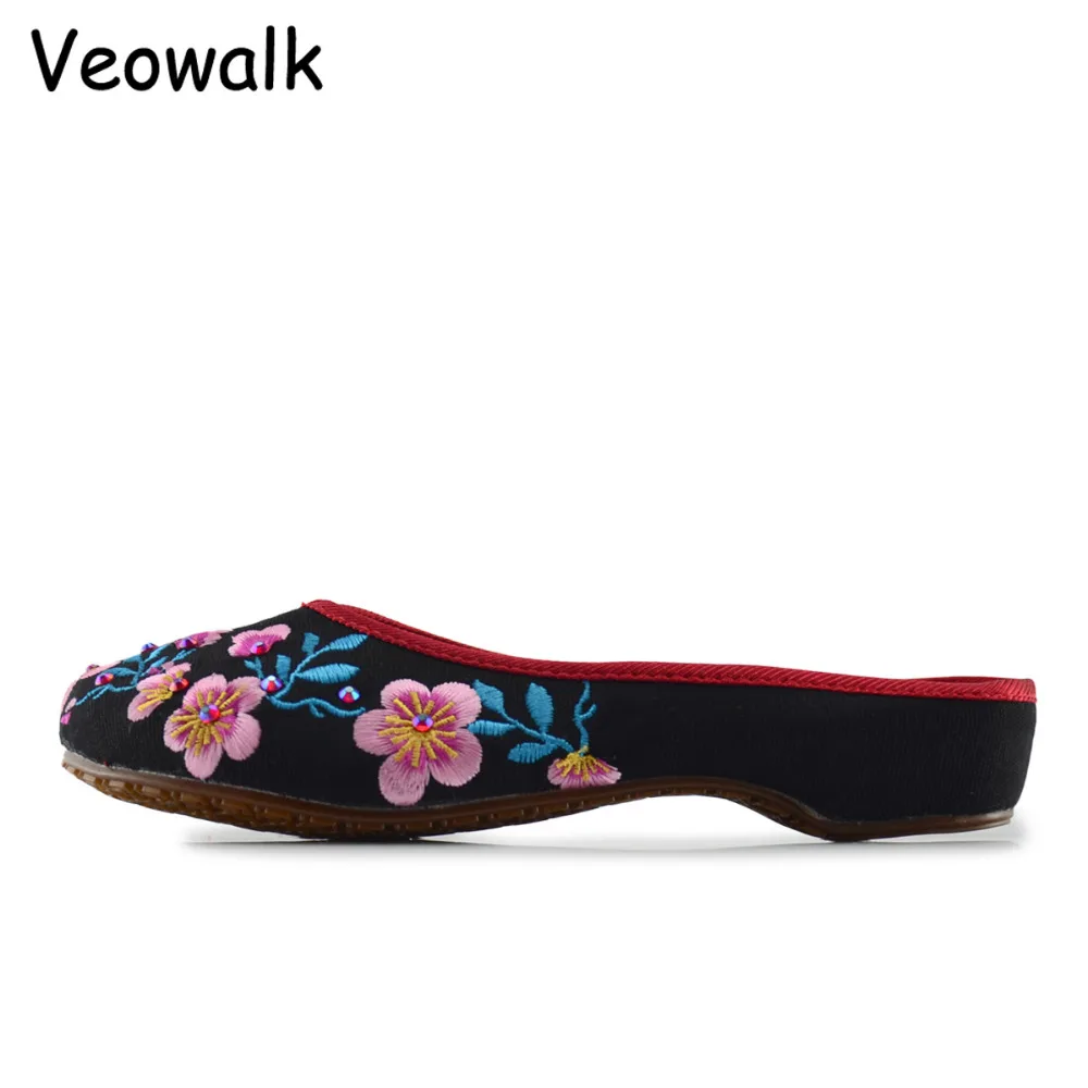 Veowalk/ручная работа; винтажная вышитая тапочка с маленькими бриллиантами; женские парусиновые тапочки на плоской подошве; Летние Повседневные Удобные Хлопковые шлепанцы