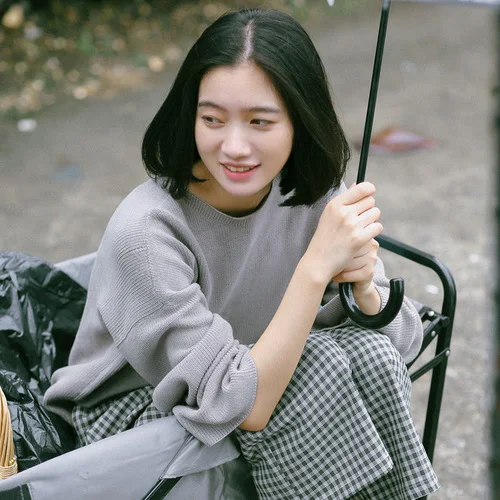 Женский свитер оверсайз однотонный розовый с рукавами-фонариками в Корейском