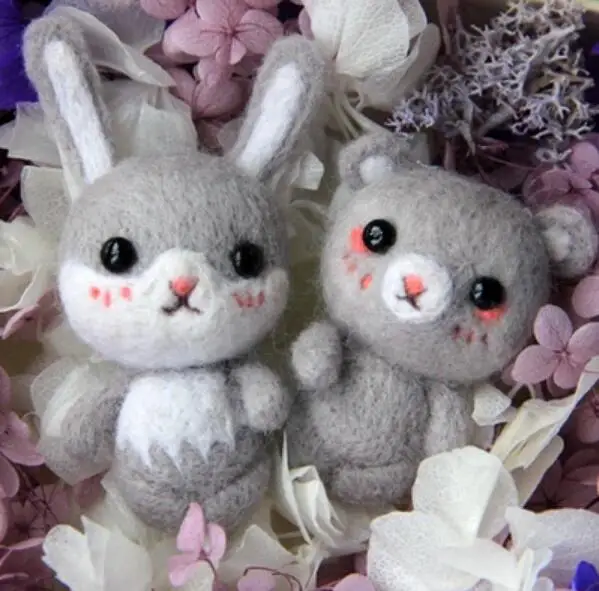 Пара кроликов медведь шерсть набор для валяния зеленые растения войлок сделай