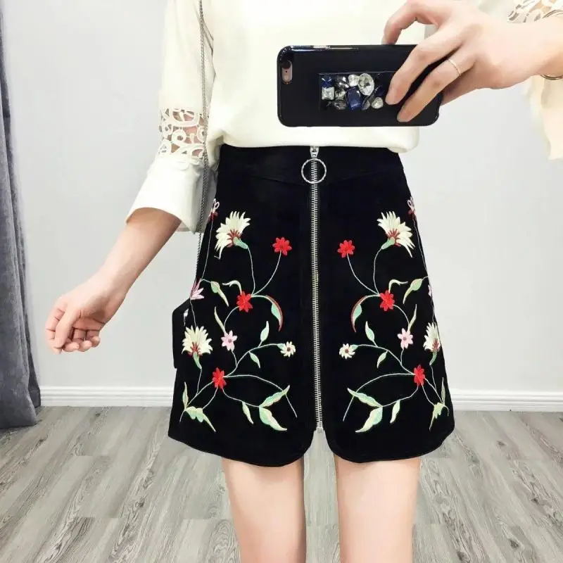Фото Женская Осенняя Новинка 2019 модная короткая юбка трапециевидной формы с вышивкой