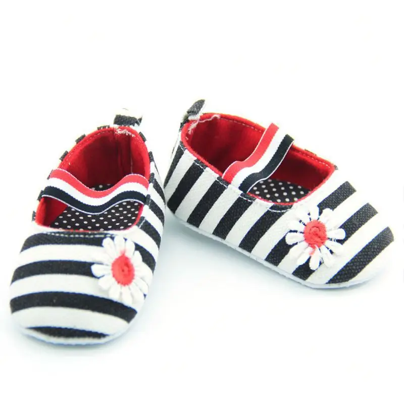 Фартук для маленькой девочки в полоску мягкая подошва обуви детские пинетки