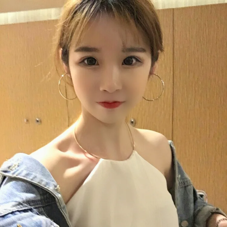 Шикарный шифоновый жилет с открытой спиной и кольцом на бретелях черный летний