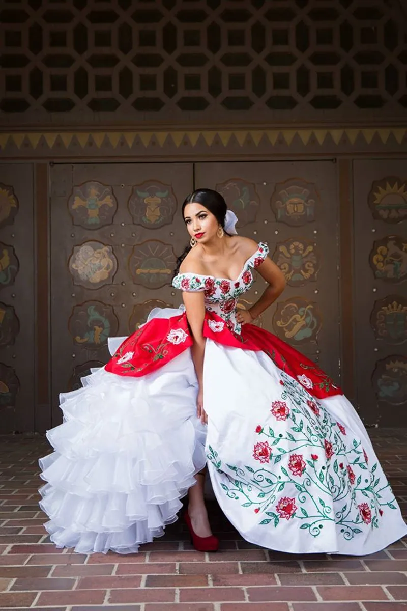 Vestido De 15 Anos уникальный дизайн вышитая бальное платье с открытыми плечами оборками платье из органзы для свадебной вечеринки