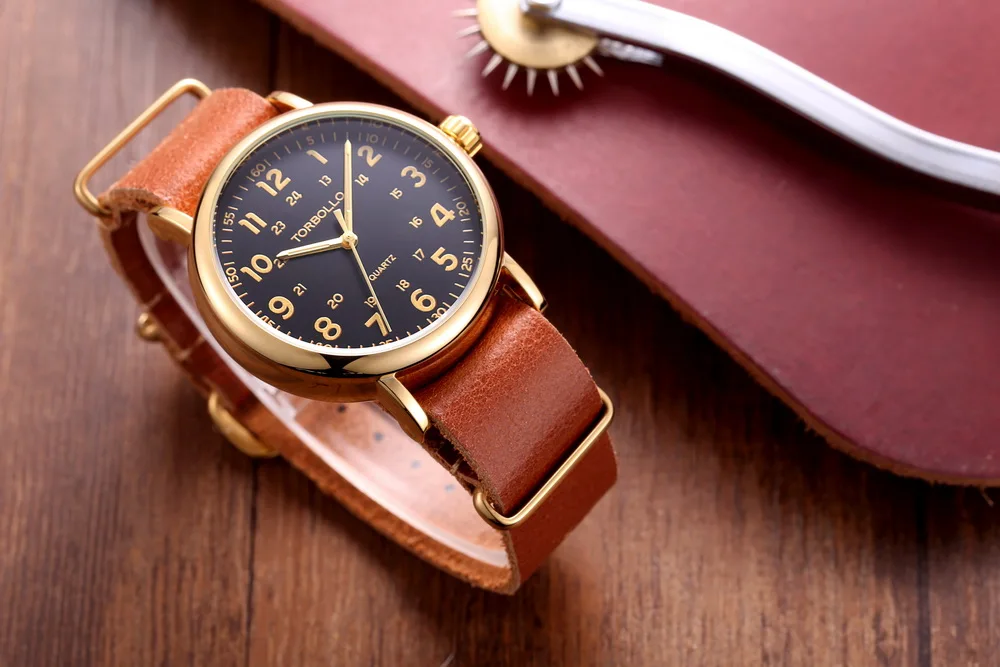 Высококачественные оригинальные новые мужские часы золотые черные повседневные