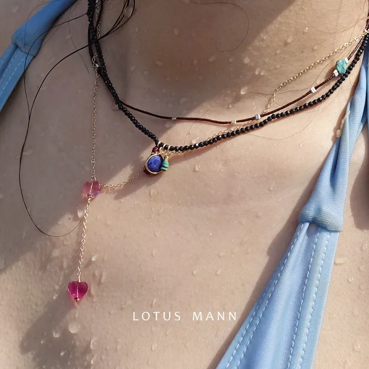 

BLACK SPINAL / GARNET MINI CHOKER