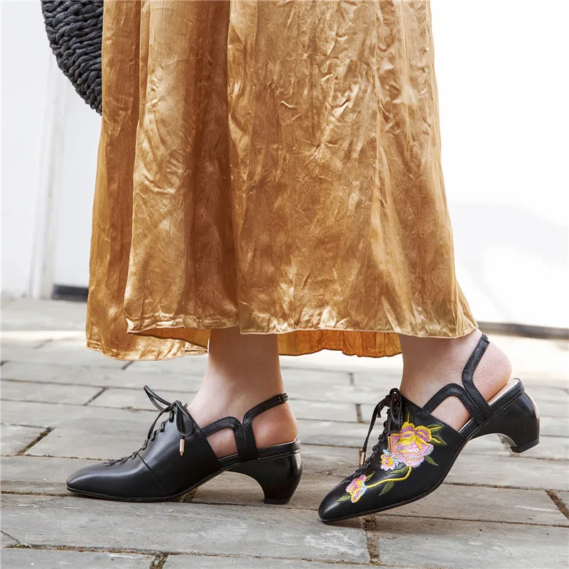 Женские туфли лодочки FEDONAS классические винтажные из натуральной кожи с цветами