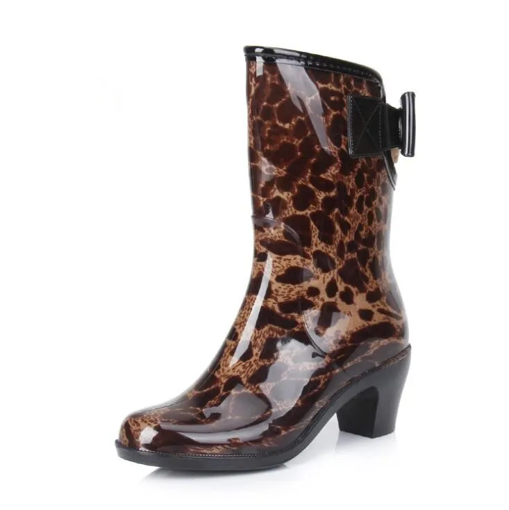 Leopard Rouroliu/новые женские непромокаемые резиновые сапоги на высоком каблуке, Нескользящие, с бантом, резиновые сапоги до середины икры в горошек, RT257 - Цвет: Leopard
