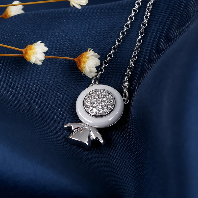 Милое ожерелье с круглой подвеской в форме человека для женщин колье кристаллами
